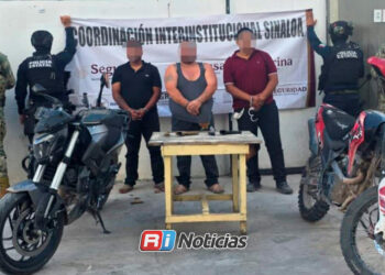 Detienen a tres civiles armados tras persecución en Escuinapa; aseguran dos motocicletas