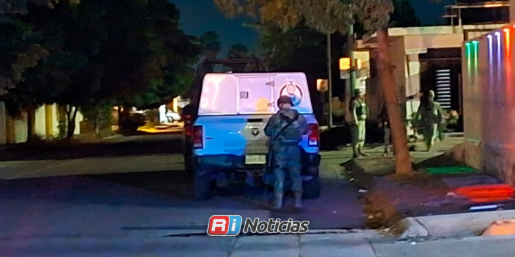 Asesinan a joven en la cochera de su casa en Valle Alto, Culiacán