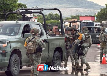 Detienen en Pradera Dorada V a dos presuntos gatilleros tras balear una vivienda en la sección IV, en Mazatlán