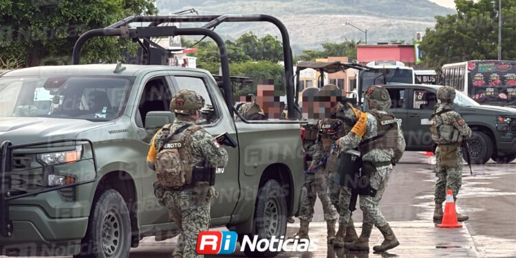 Detienen en Pradera Dorada V a dos presuntos gatilleros tras balear una vivienda en la sección IV, en Mazatlán