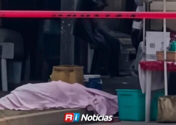 Asesinan a mujer a balazos en negocio de birria en Escuinapa