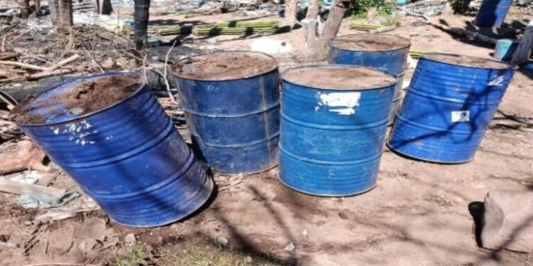 Aseguran drogas y desmantelan áreas para elaborar metanfetamina en Sinaloa
