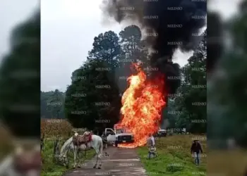 Explota camioneta con pirotecnia en el sur del Edomex; reportan un muerto y cinco heridos