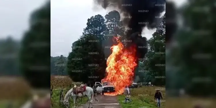 Explota camioneta con pirotecnia en el sur del Edomex; reportan un muerto y cinco heridos