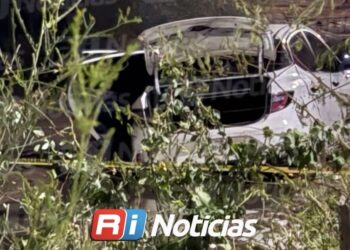 Detienen a pareja en un vehículo con un cuerpo sin vida en su interior en Mazatlán