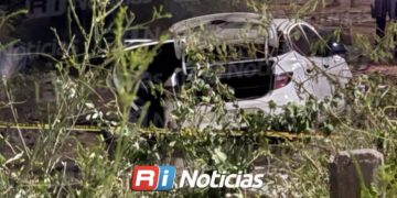 Detienen a pareja en un vehículo con un cuerpo sin vida en su interior en Mazatlán