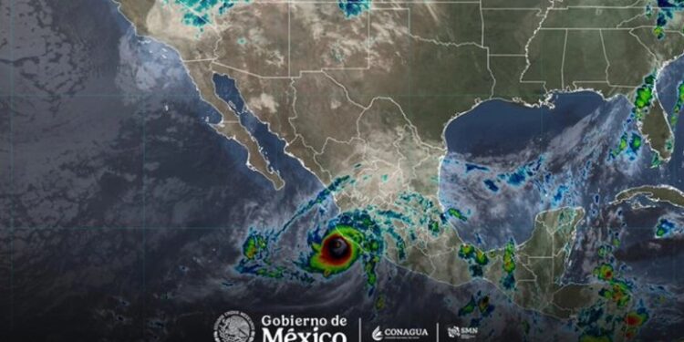 Simón mantiene alerta en el Pacífico; prevén lluvias muy fuertes en el sur de Sinaloa