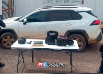 Aseguran RAV4 robada con arma, municiones y equipo táctico en Las Tapias