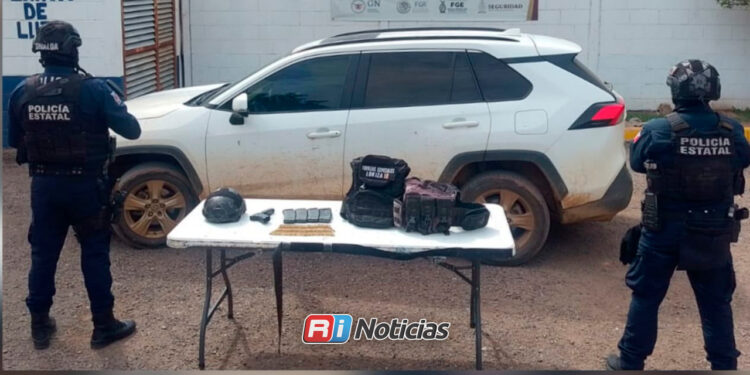 Aseguran RAV4 robada con arma, municiones y equipo táctico en Las Tapias
