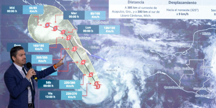 Huracán ‘Trudy’ alcanzaría categoría 4 antes de acercarse a Jalisco y Colima