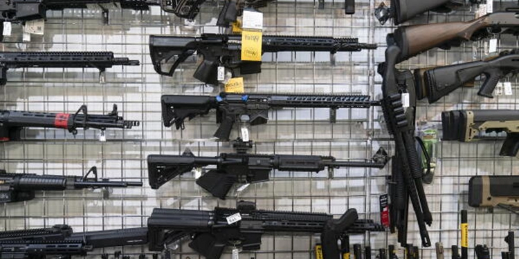 Adolescentes de EU recaban armas y las venden a cárteles mexicanos: NYT