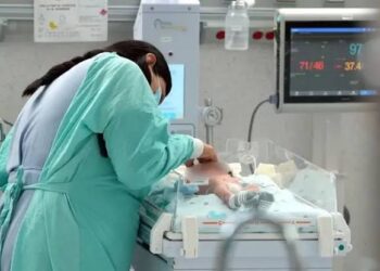 Sheinbaum promete investigación por muerte de bebés en hospitales del IMSS