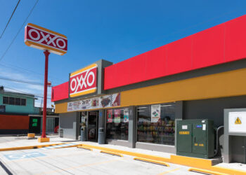 Disminuyen 15% los robos con violencia en tiendas OXXO, informa Sheinbaum